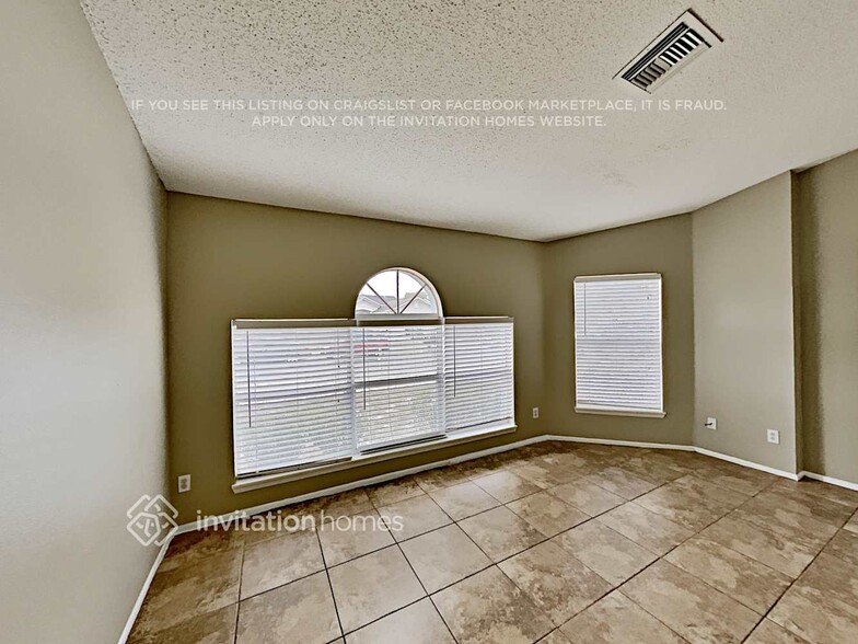 Building Photo - 4704 Bloom Dr