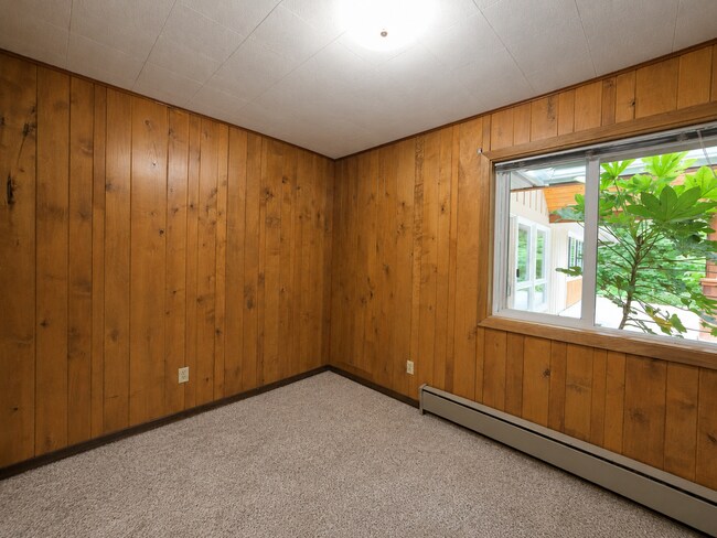 Building Photo - Private Arlington Retreat