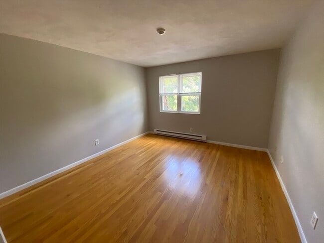 Building Photo - 55 Elmwood Park