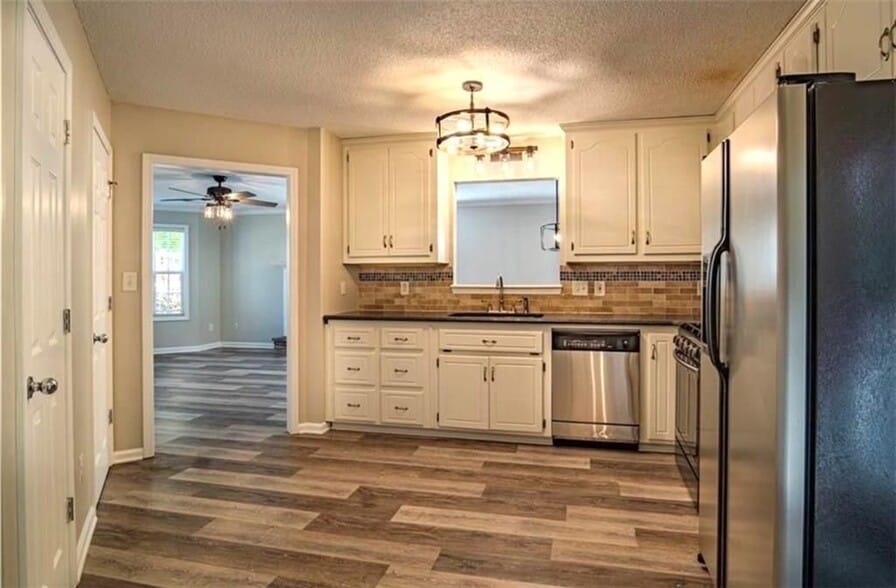 Building Photo - 108 Riley Way