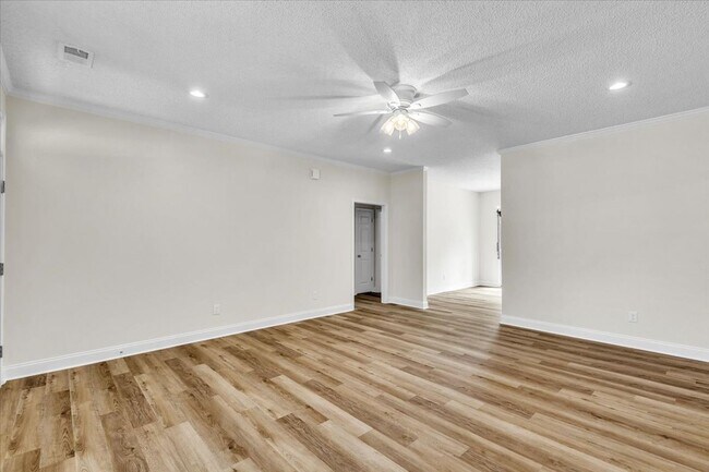 Building Photo - 3 Bed/2 Bath Home within Walking Distance to Richmond Hill Schools