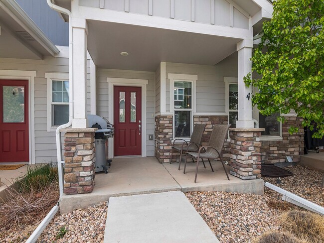 Building Photo - Beautiful 3 Bed, 3 1/2 Bath Townhome in We...