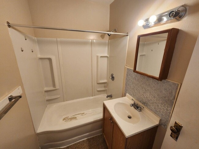 Building Photo - 4629 Storer Ave