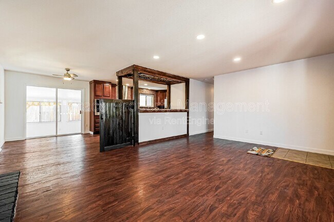 Building Photo - 287 Troy St