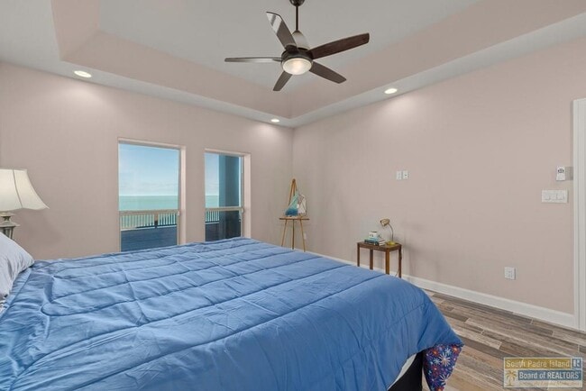 Building Photo - 618 N Shore Dr