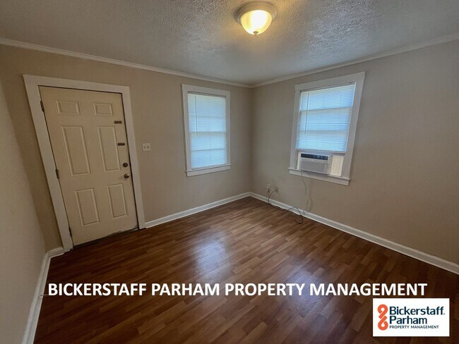 Building Photo - 206 44th St