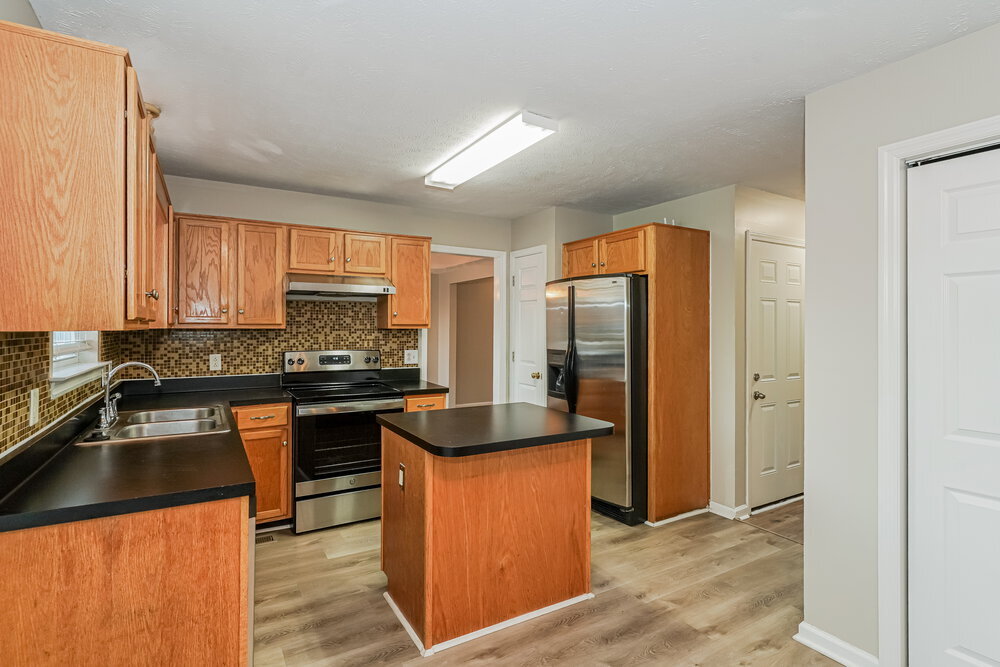 Building Photo - 5555 Craftwood Dr