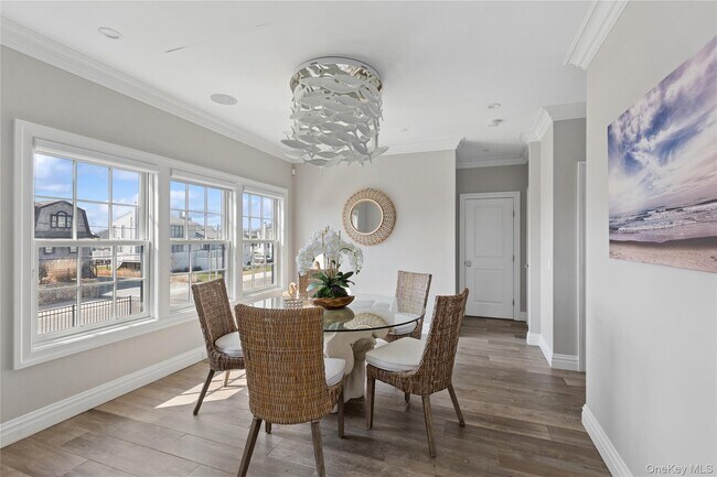 Building Photo - 39 Shinnecock Rd