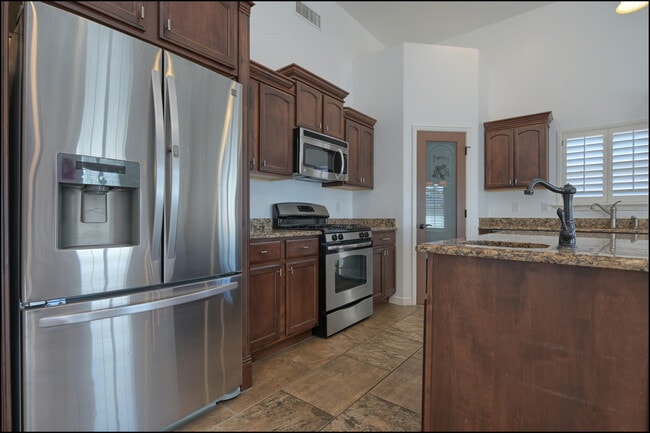 Building Photo - 3065 Snowy Point Dr