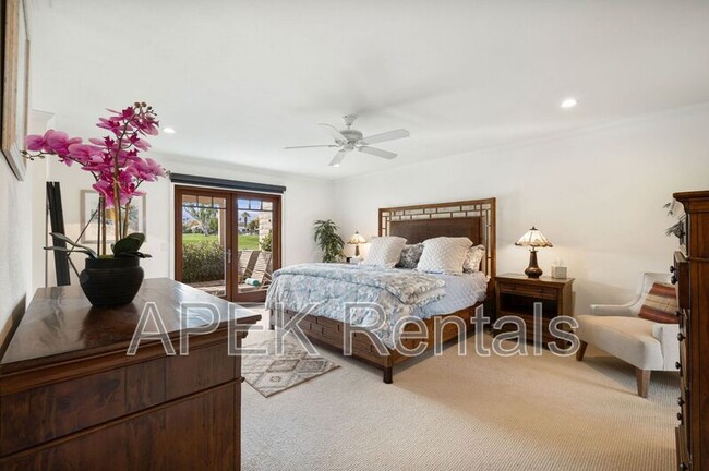 Building Photo - 74939 Vía Lago