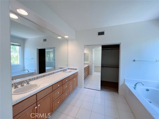 Building Photo - 11 Lynnfield