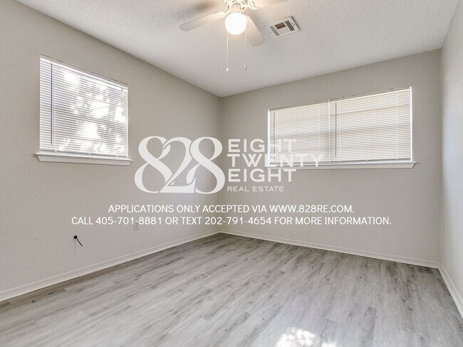 Building Photo - AVAILABLE NOW! 2 BD/1 BATH RENTAL IN NOBLE!