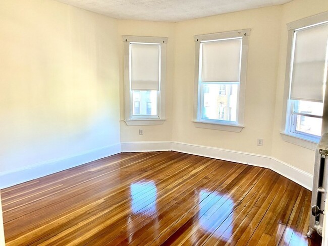 Building Photo - 110 Brunswick St