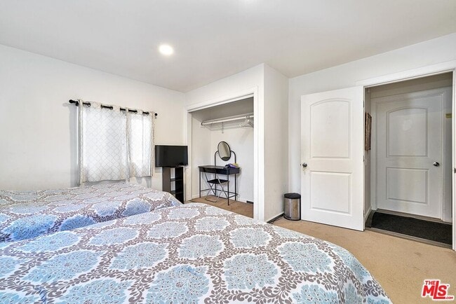 Building Photo - 162 S Ardmore Ave