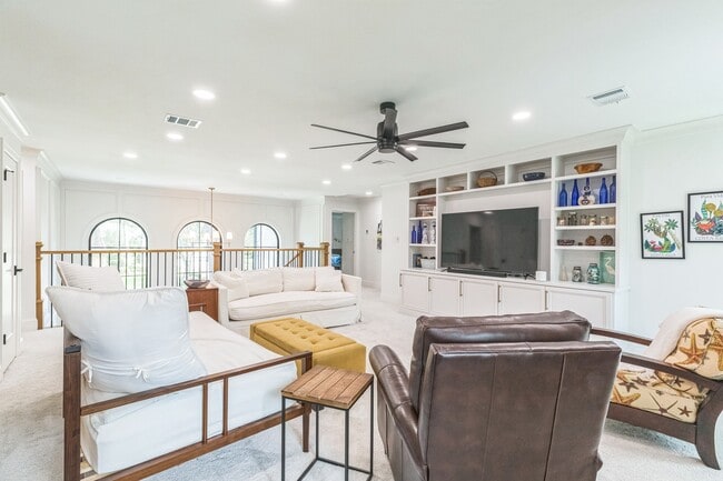 Building Photo - 4810 Middle Falls Dr