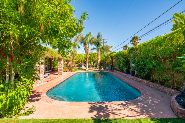 Building Photo - 14 Gary Cir