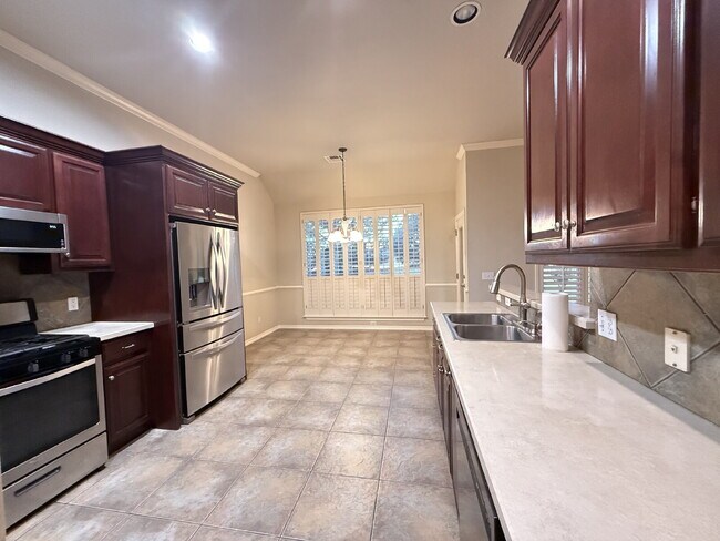 Building Photo - 4-bedroom property in a fantastic North Edmond