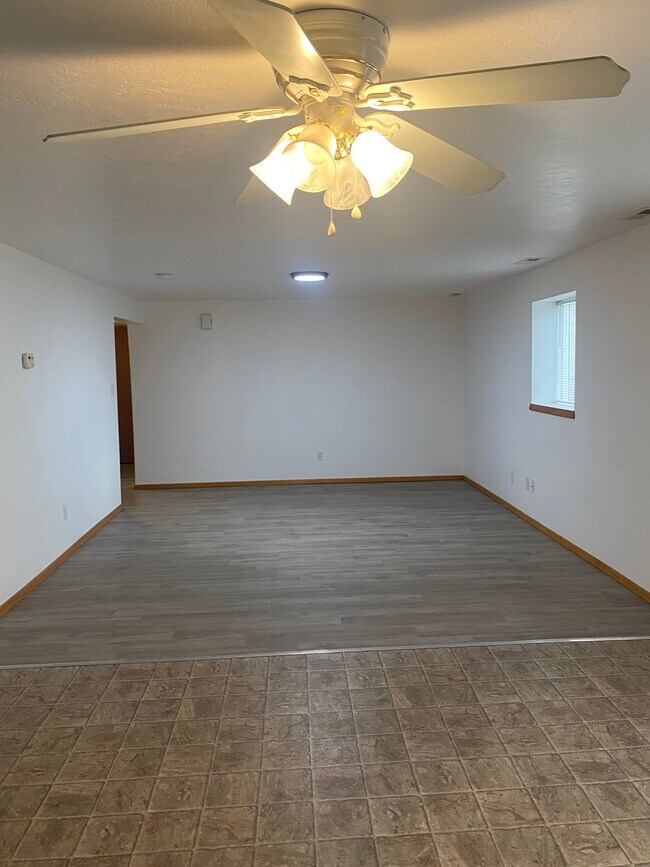 Building Photo - 132 N Bliss St