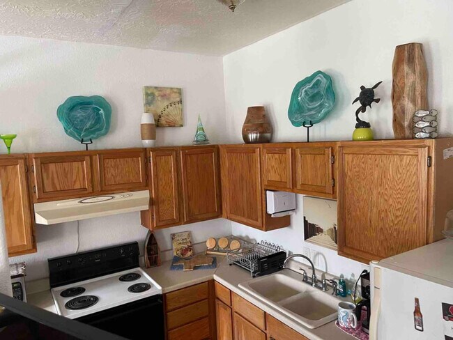 Building Photo - 2423 Avenue Q