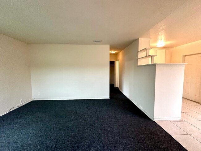 Building Photo - 530 58th St