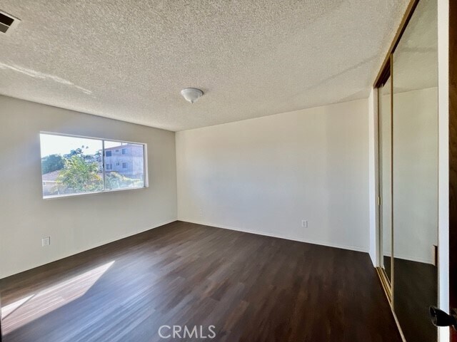 Building Photo - 1233 W 24th St