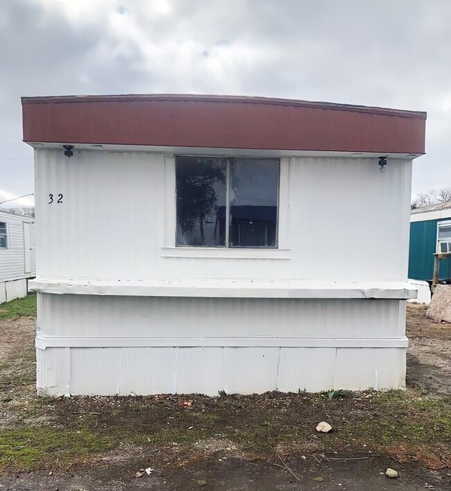 Building Photo - 32 Mahoning Ave