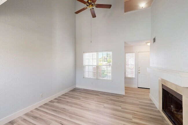 Building Photo - 846 Creekside Dr