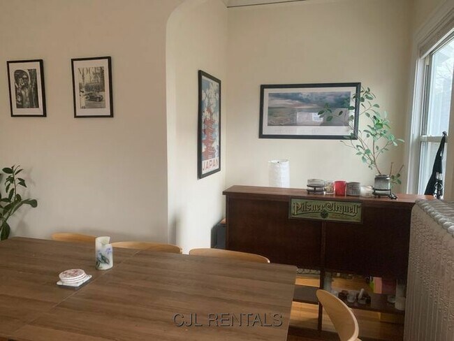 Building Photo - 356a Harvard St