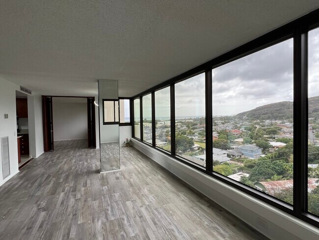 Building Photo - 250 Kawaihae St