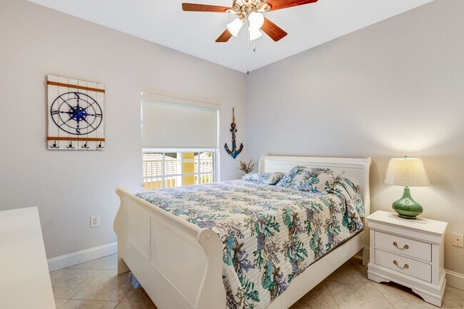 Building Photo - ** BOTANICAL PLACE ** 3 BED / 2 BATH - CON...