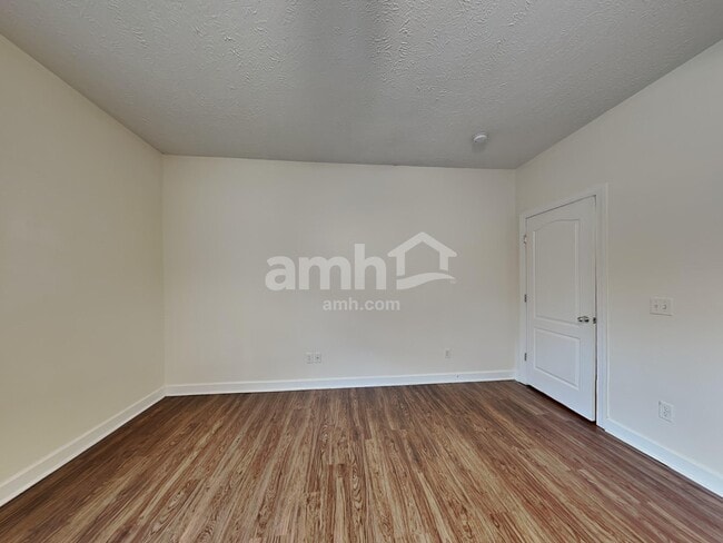 Building Photo - 1409 Napa Pt W