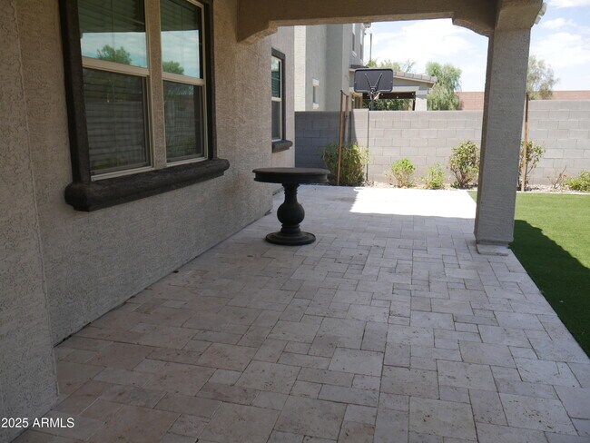 Building Photo - 1322 E Gemini Pl