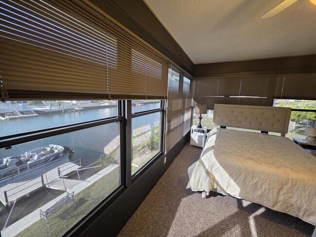 Building Photo - 4261 Paradise Cir