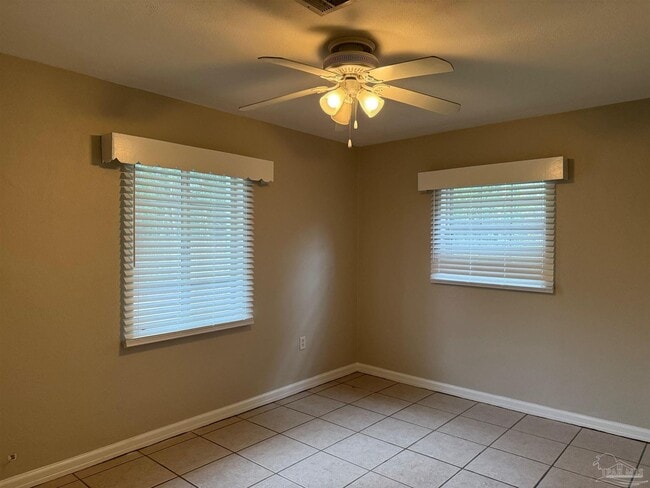 Building Photo - 5398 Park Ln