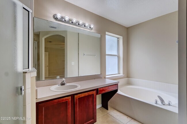Building Photo - 9703 Cedar Ridge Dr W