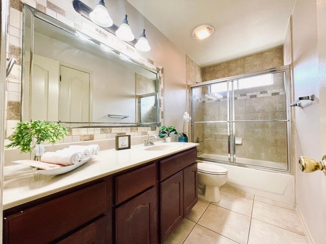 Building Photo - 9310 Albany Dr