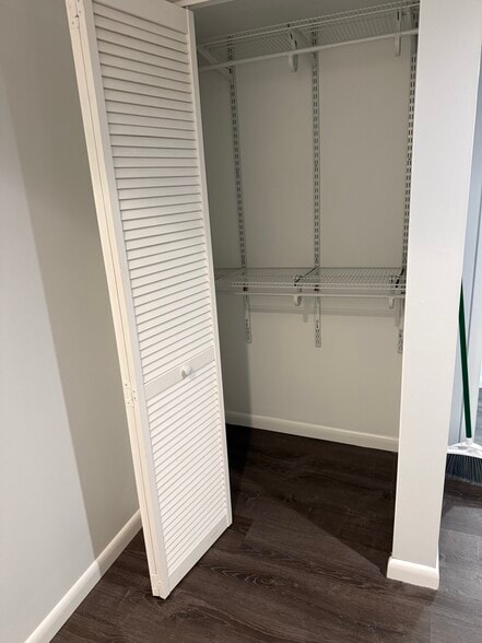 Building Photo - 2018 Wareham Rd