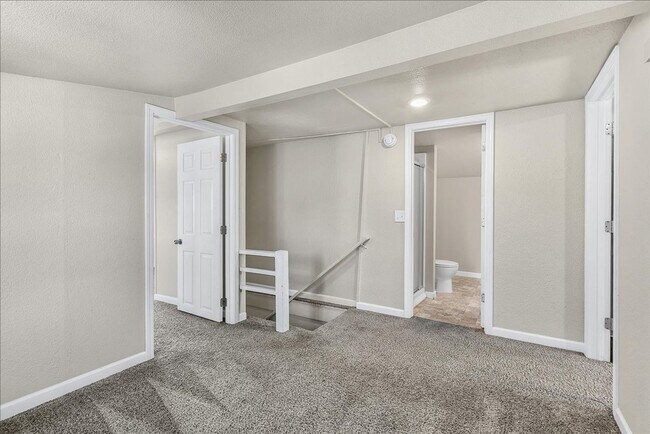 Building Photo - 1511 McDougall Ave