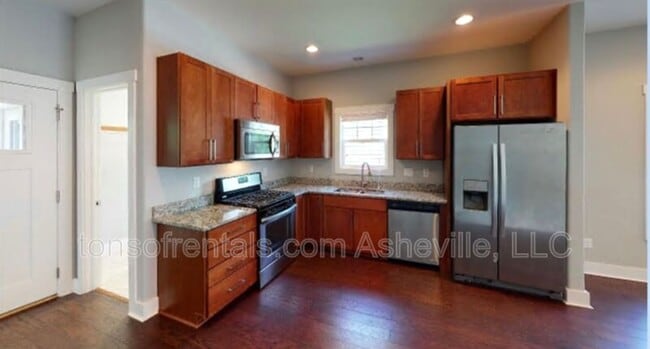 Building Photo - 8 Loblolly Ln