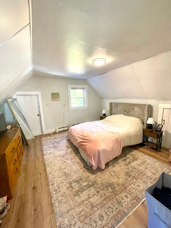 Building Photo - 8 Harris St