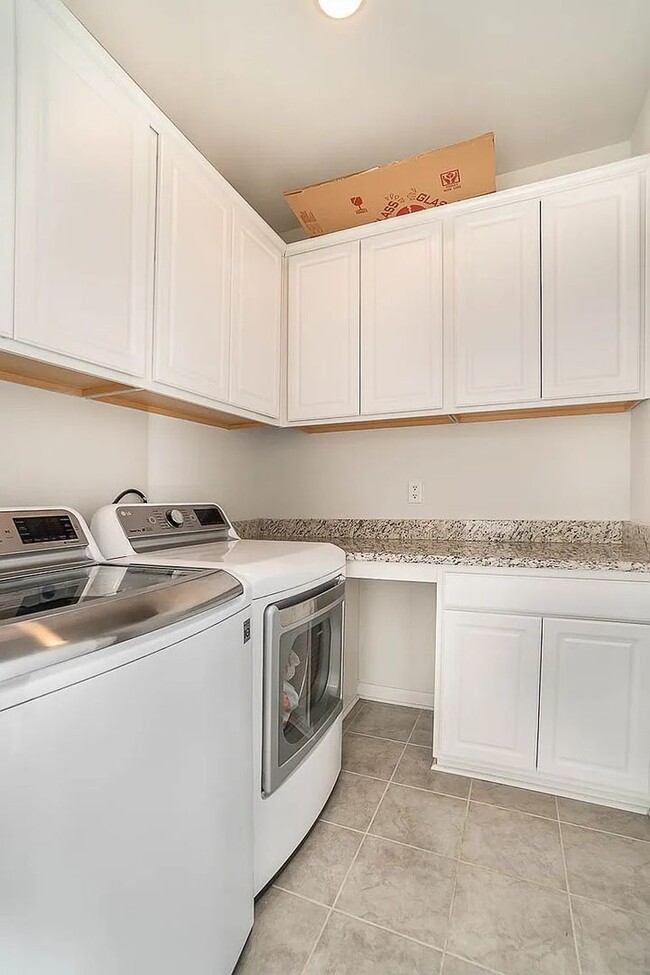 Building Photo - Beautiful 5-Bedroom Home in Brixworth Neighborhood with 2 Community Swimming Pools & Walking Trails