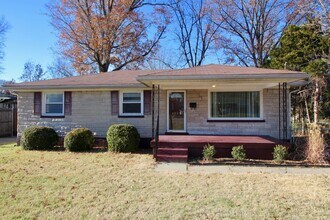 Building Photo - Super 3-brm stone ranch with basement in e...