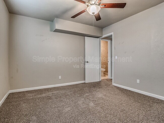 Building Photo - 10824 Admiral Dr