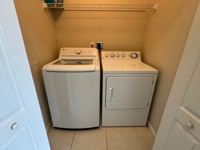 Building Photo - 2 bedroom 2 bathroom Condo in Terraces at ...