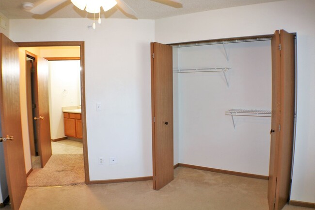 Building Photo - $1,125 | 2 Bedroom, 1 Bathroom Condo | Pet...