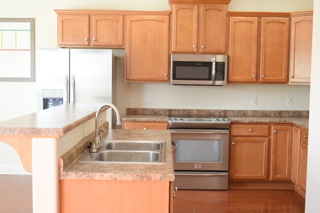 Building Photo - 1305 Wakefield Ct