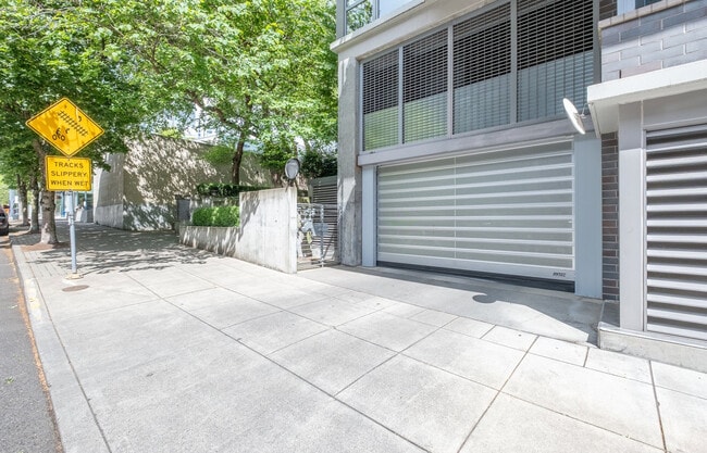 Building Photo - 1255 NW 9th Ave