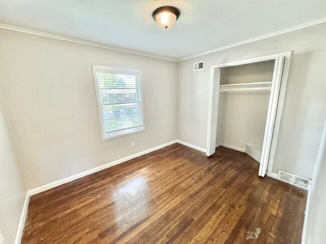 Building Photo - 1795 Cornelia Ln