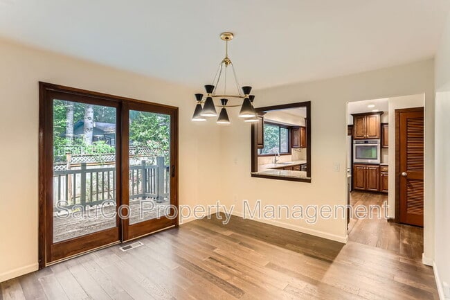 Building Photo - 1759 Marylhurst Dr