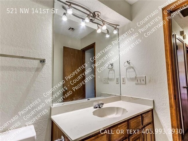 Building Photo - 521 NW 141st St